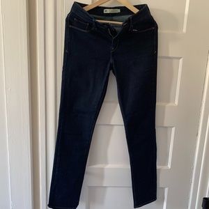 Levi’s mid-rise skinny jeans